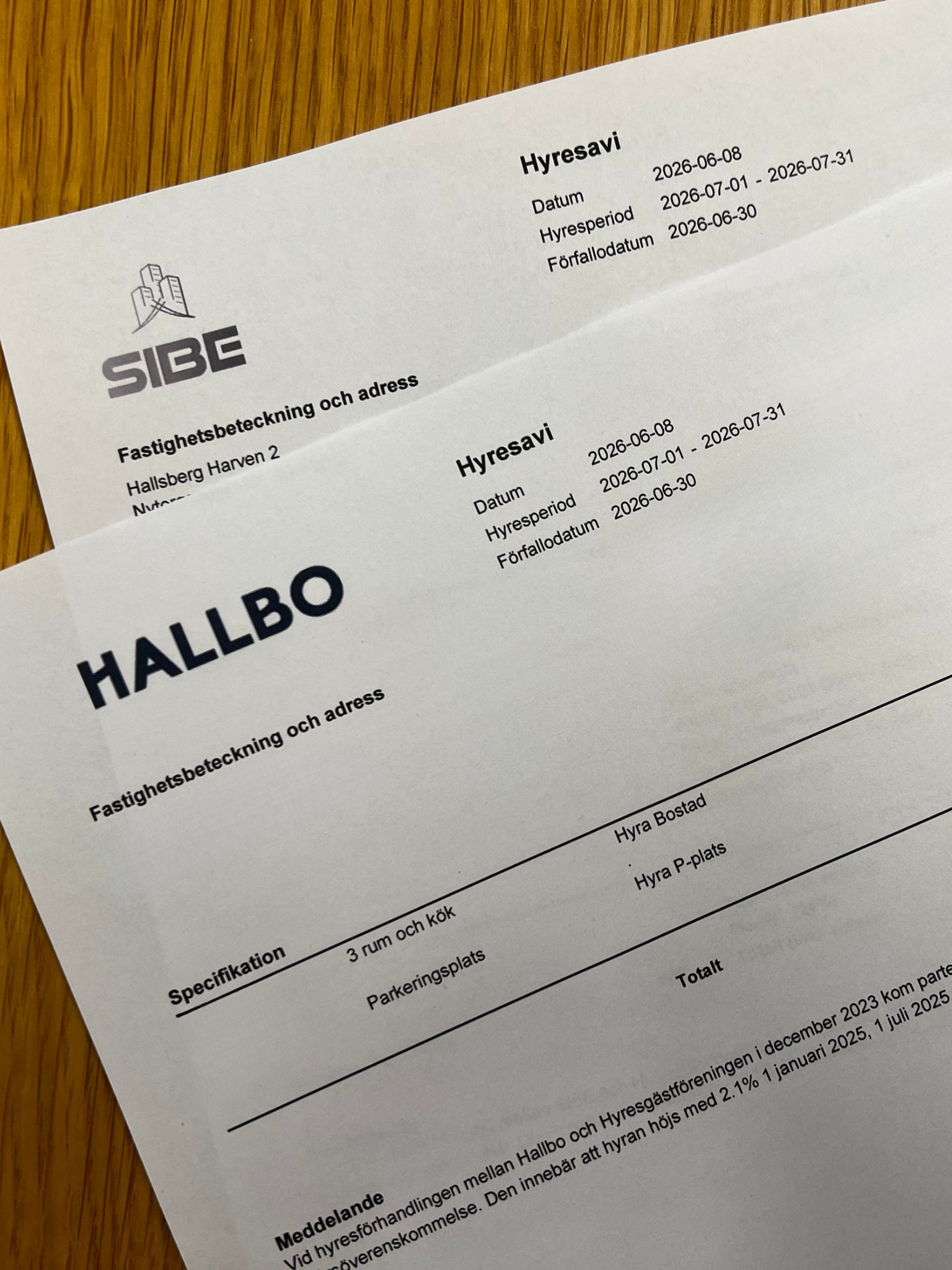 Bilden visar två generiska hyresavier från Hallbo och SIBE 